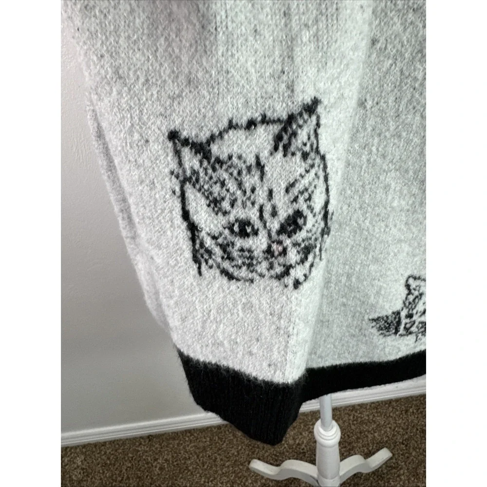 On 12th Women's‎ L Crewneck Cat Sweater Gray Black NWT